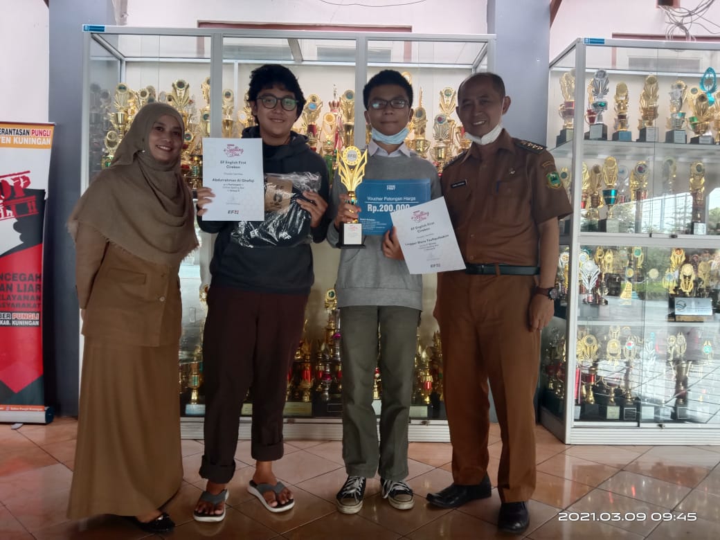 Juara 1 Lomba Spelling Bee Se Wilayah 3 Cirebon