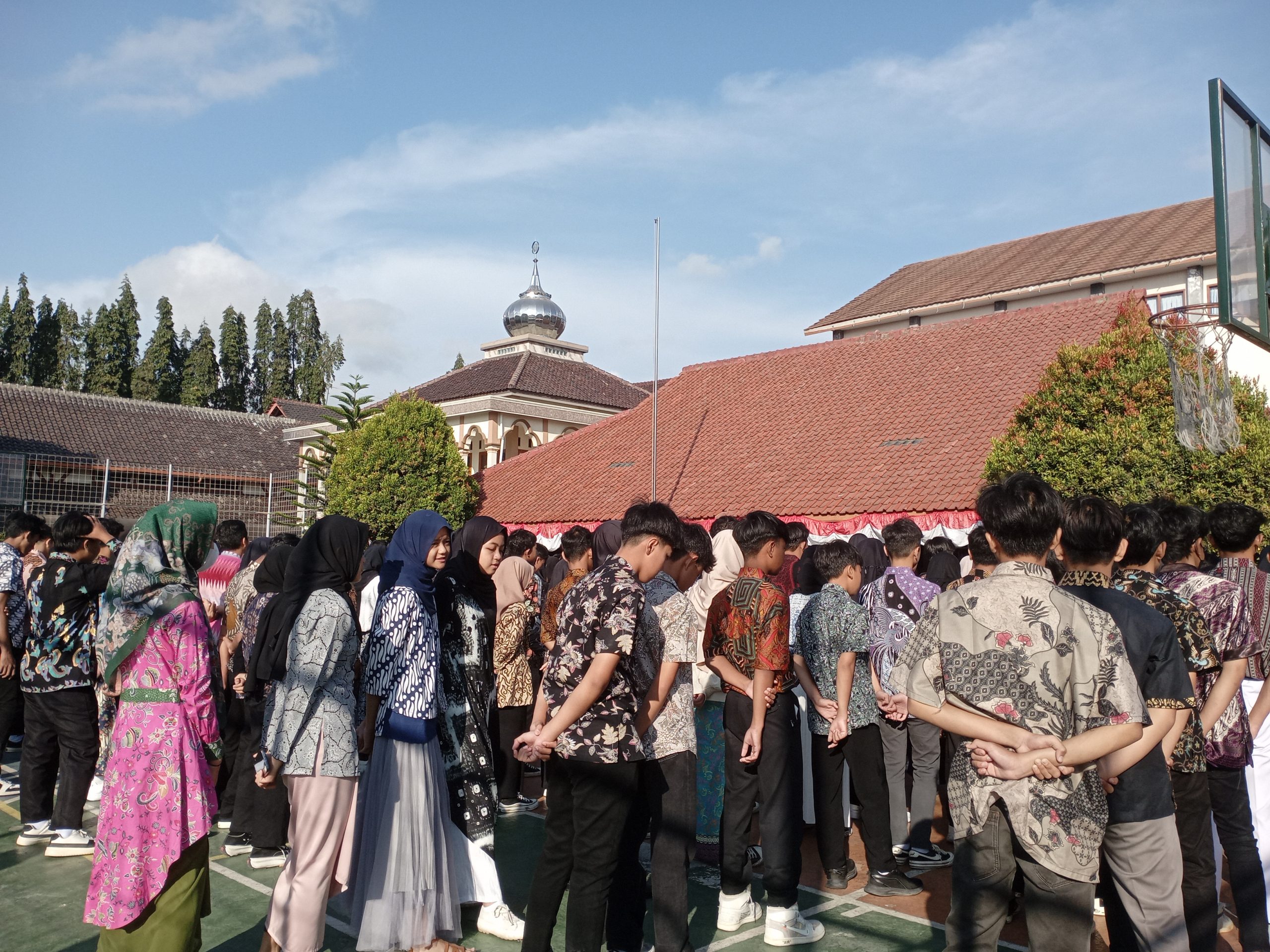 HARI BATIK NASIONAL