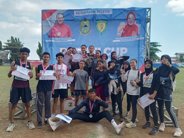 Siswa-siswi SMPN 1 Kuningan Unjuk Gigi dalam Kejuaraan Atletik Bupati Cup 2023