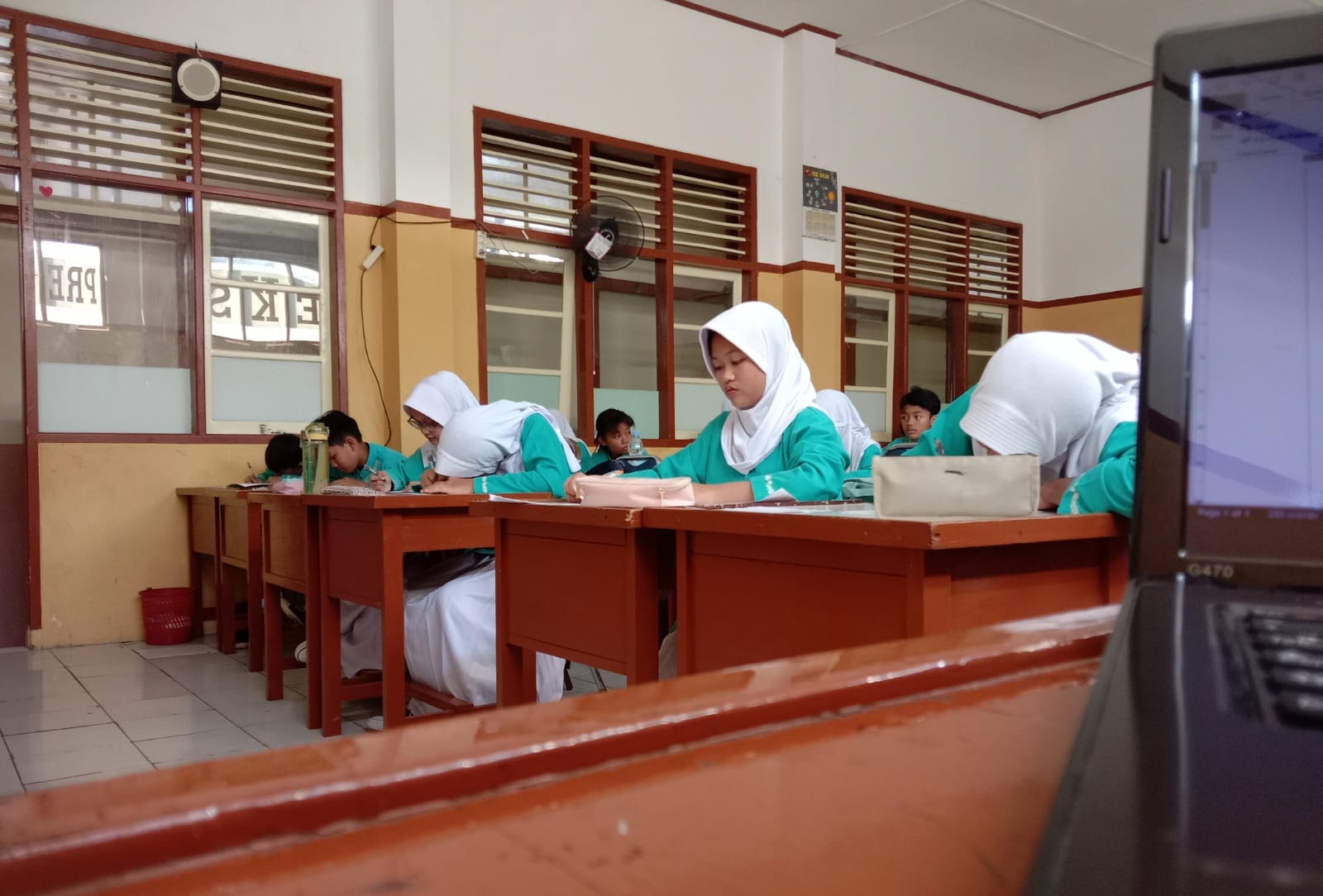 Meriahkan Bulan Bahasa, Siswa SMPN 1 Kuningan Hasilkan Ratusan Karya Sastra