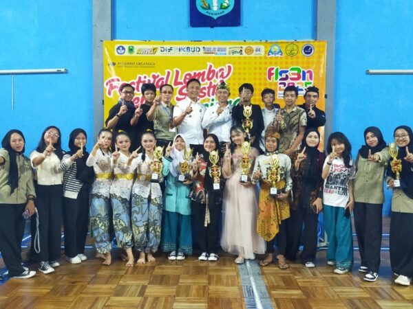 SMPN 1 Kuningan Kembali Raih Juara Umum FLS3N Tingkat Kabupaten