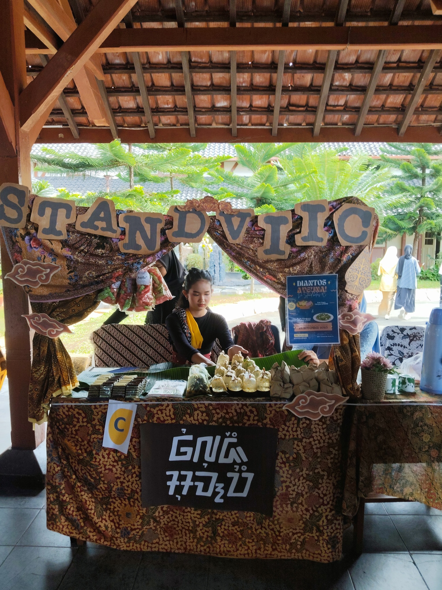 Pasar Edukasi & Pertunjukan Seni Sunda Ramaikan Kegiatan Kokurikuler SMP Negeri 1 Kuningan